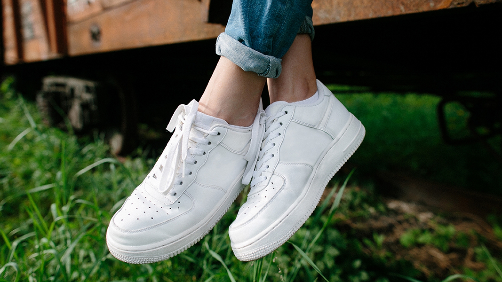 The-Best-White-Sneakers-for-Summer-and-Cute-Outfit-Ideas-for-How-to-Wear-Them