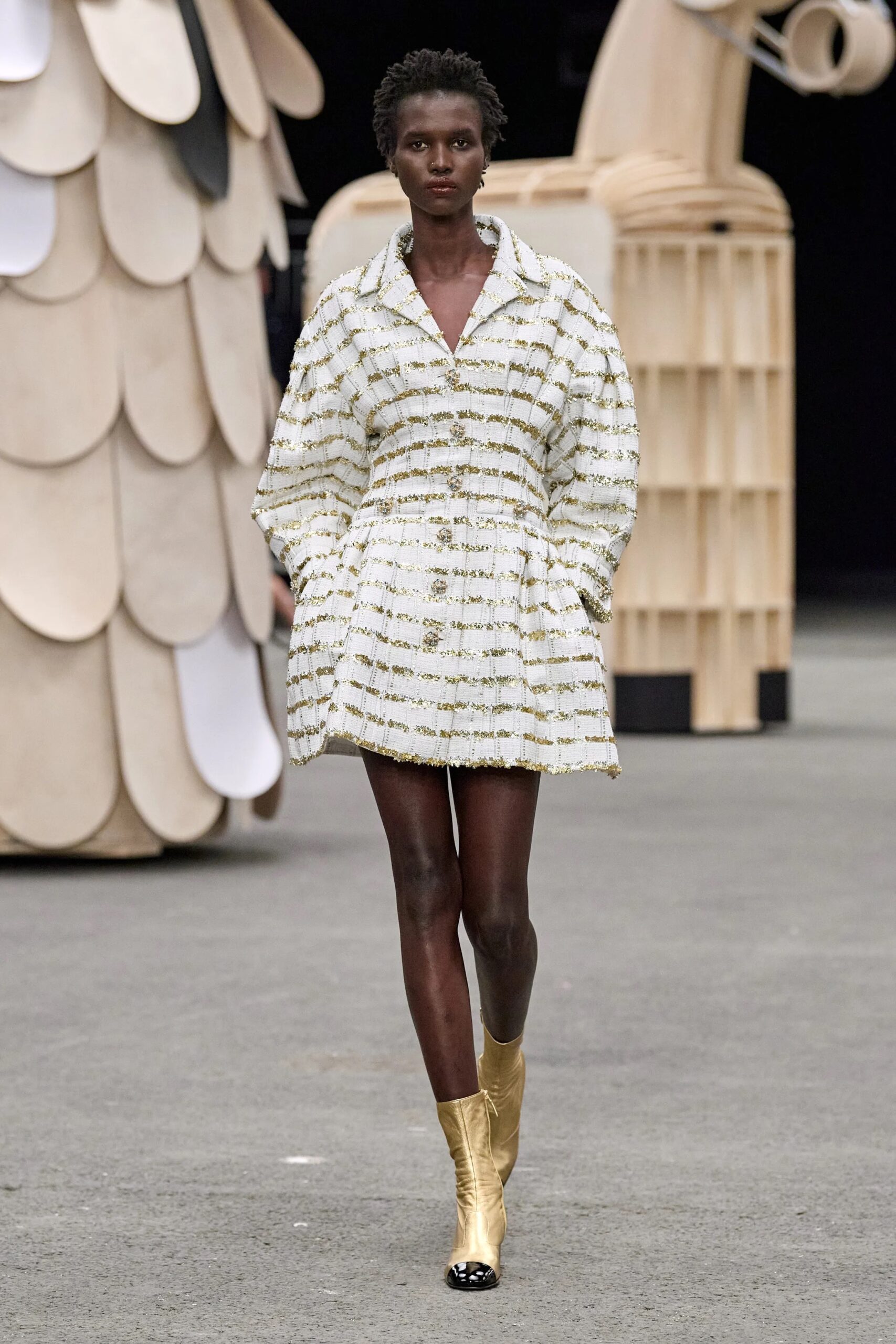 00004-chanel-spring-2023-couture-gorunway
