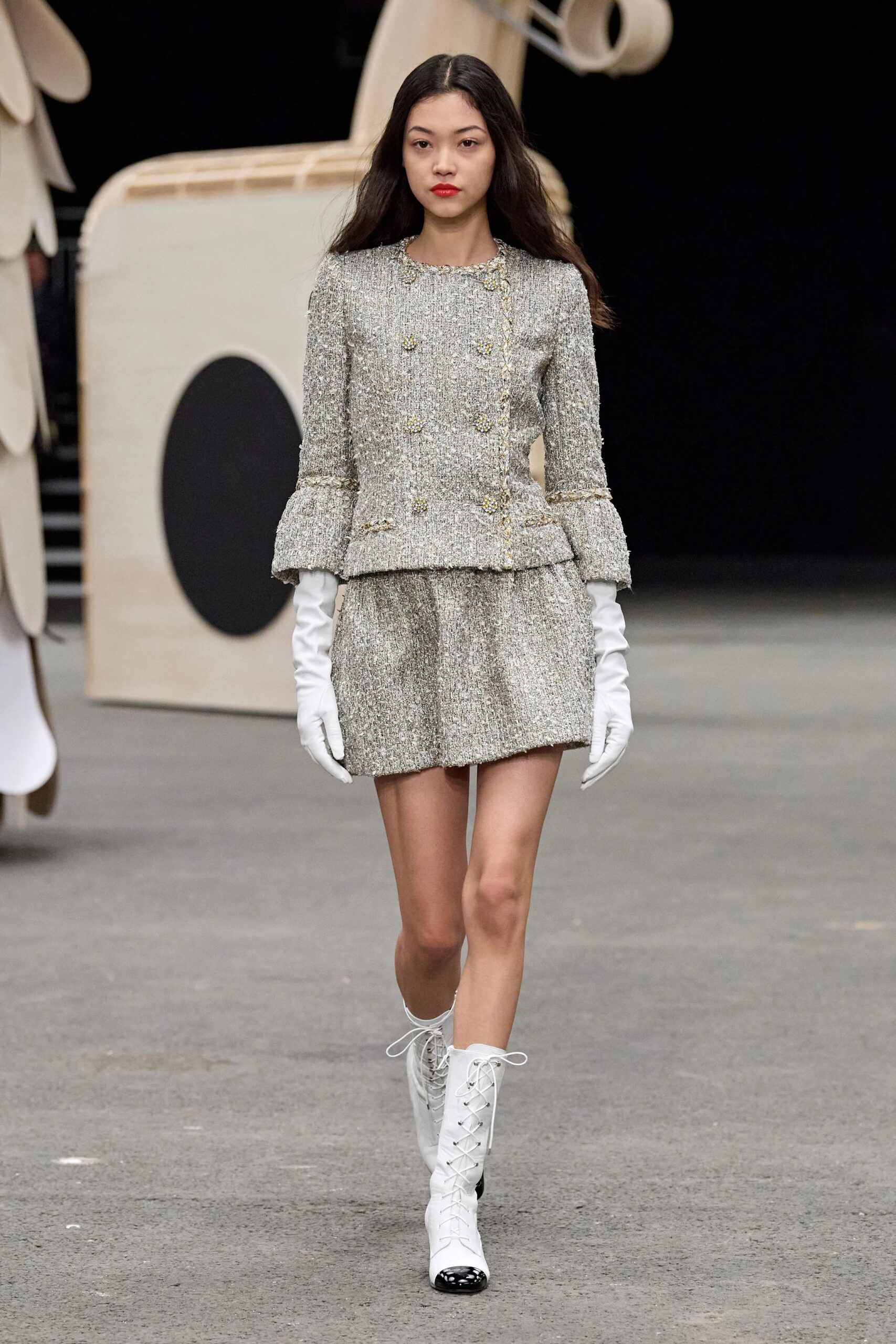 00014-chanel-spring-2023-couture-gorunway