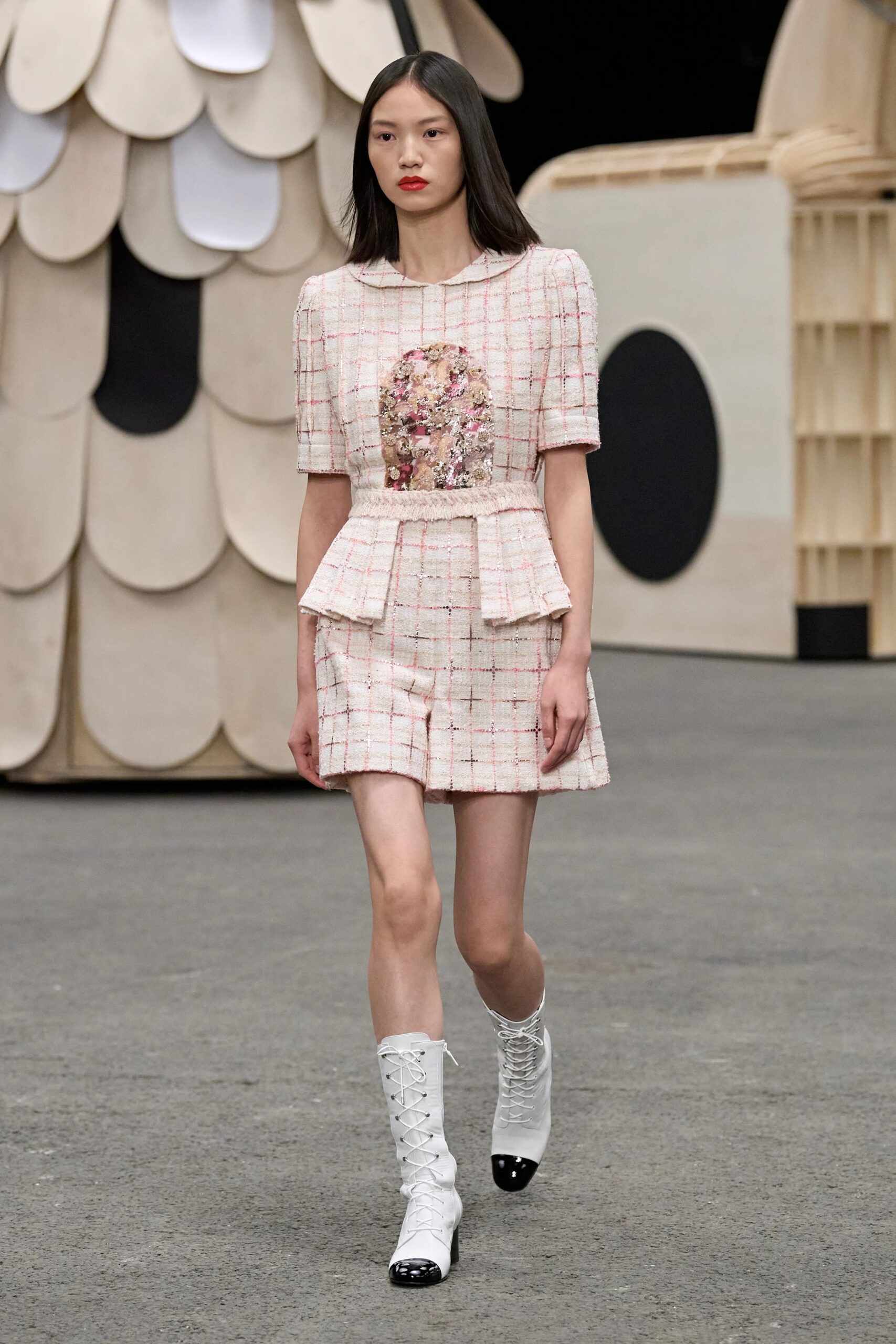 00015-chanel-spring-2023-couture-gorunway