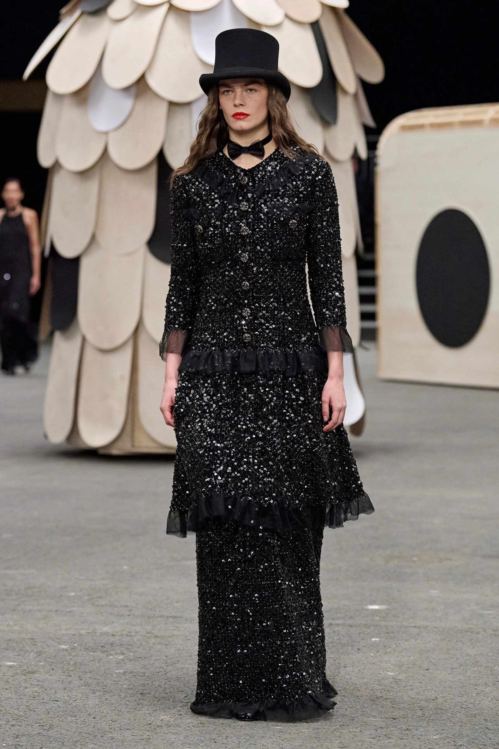 00042-chanel-spring-2023-couture-gorunway